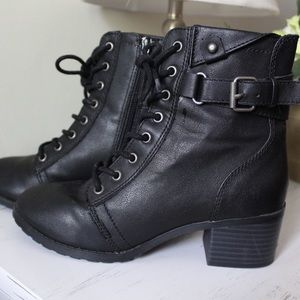 Black Women’s 5 1/2 Combat Boots